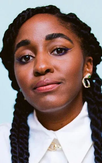 Фотография актёра Айо Эдебири (Ayo Edebiri)