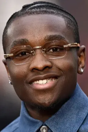 Фотография актёра Майлз Кэйтон