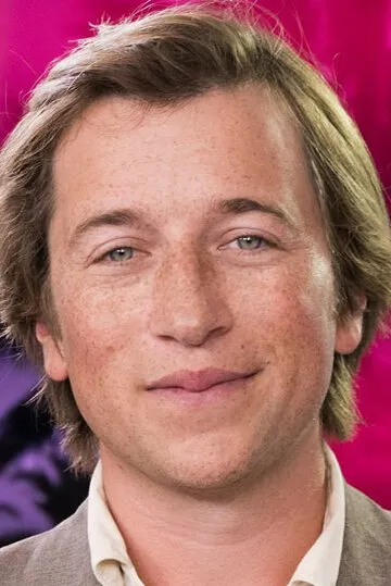 Фотография актёра Скайлер Гизондо (Skyler Gisondo)