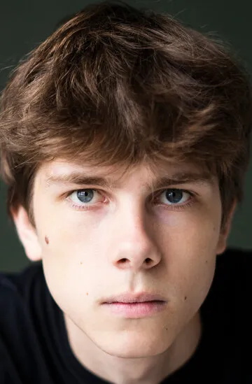 Фотография актёра Максим Карушев